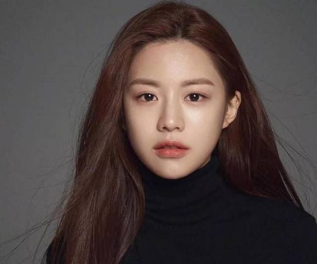 韩美女主播热午 剧情